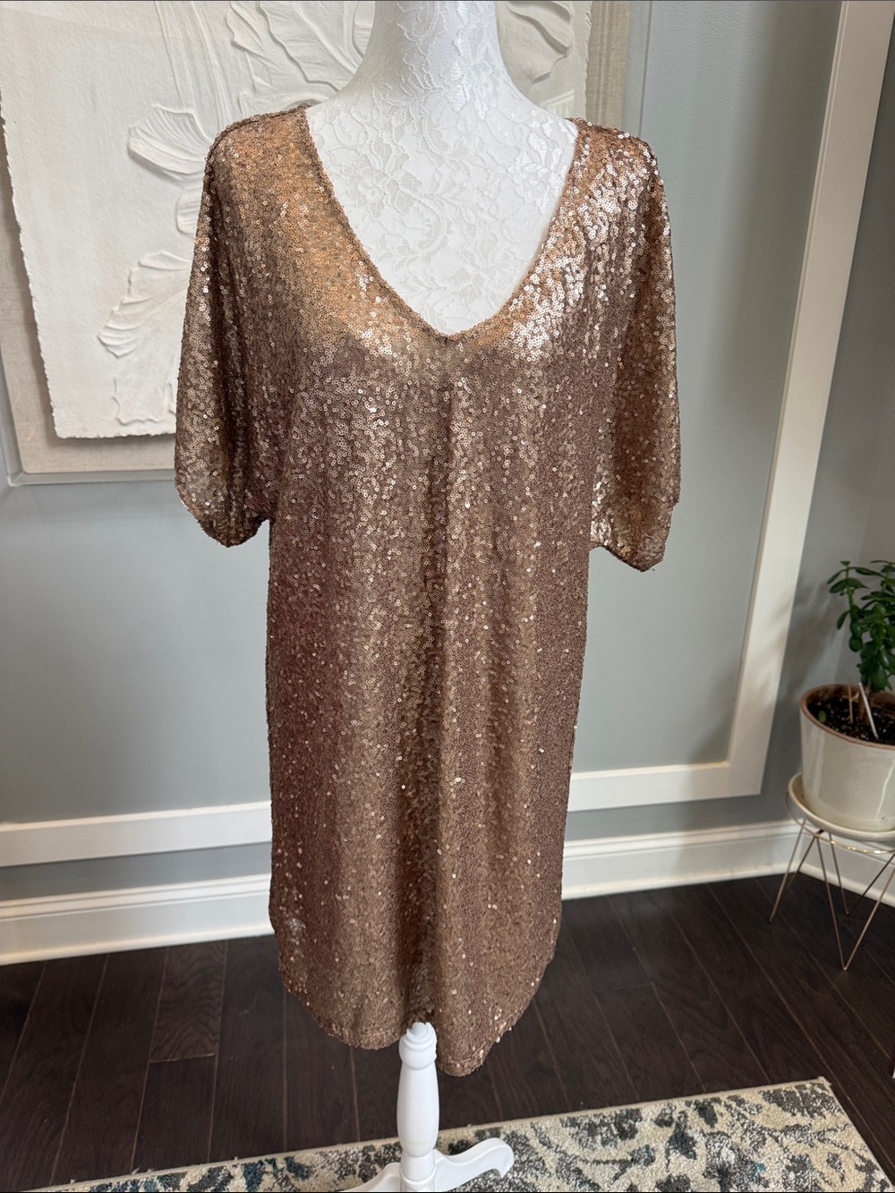 Gentle Fawn Rose Gold Sequin V-Neck Shift Dress Mini Medium
